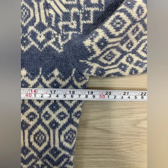 Carroll Reed 100% Lambs Wool Fair Isle Cardigan - Picture 10 of 11